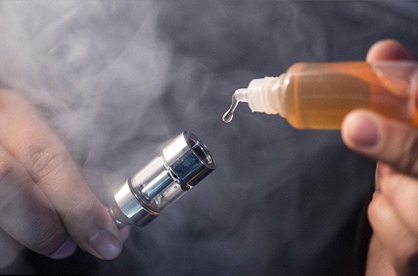 Tinh dầu vape là thành phần quyết định hương vị. Cùng giải đáp các câu hỏi khi dùng tin dầu vape